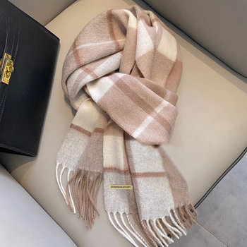 Sieviešu vilnas šalle, raksts ar kvadrātiņu rakstu, tīra vilna, pavasaris