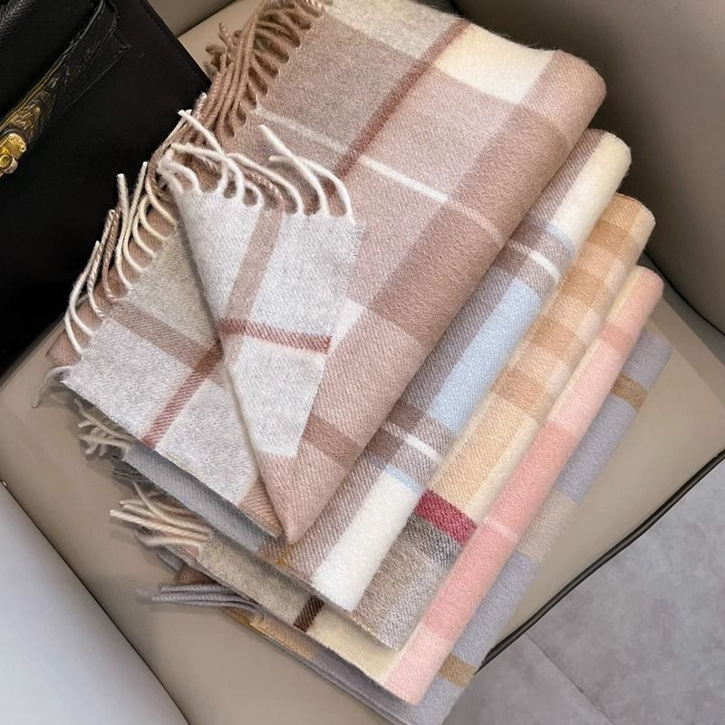 Sieviešu vilnas šalle, raksts ar kvadrātiņu rakstu, tīra vilna, pavasaris