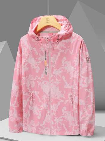 Ārējā vēja jaka 996 – universāla, UPF50+ UV aizsardzība, elpojoša un ļoti viegla, kamuflāžas modelis ar kapuci, poliesters