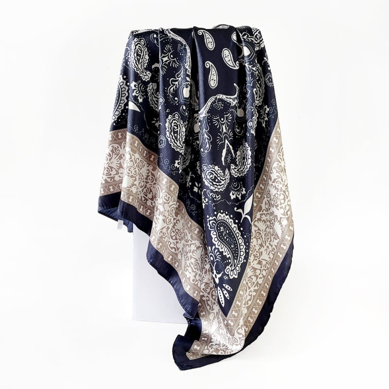Полиестерен квадратен шал с принт кашу, твил плат, летен сезон 2025