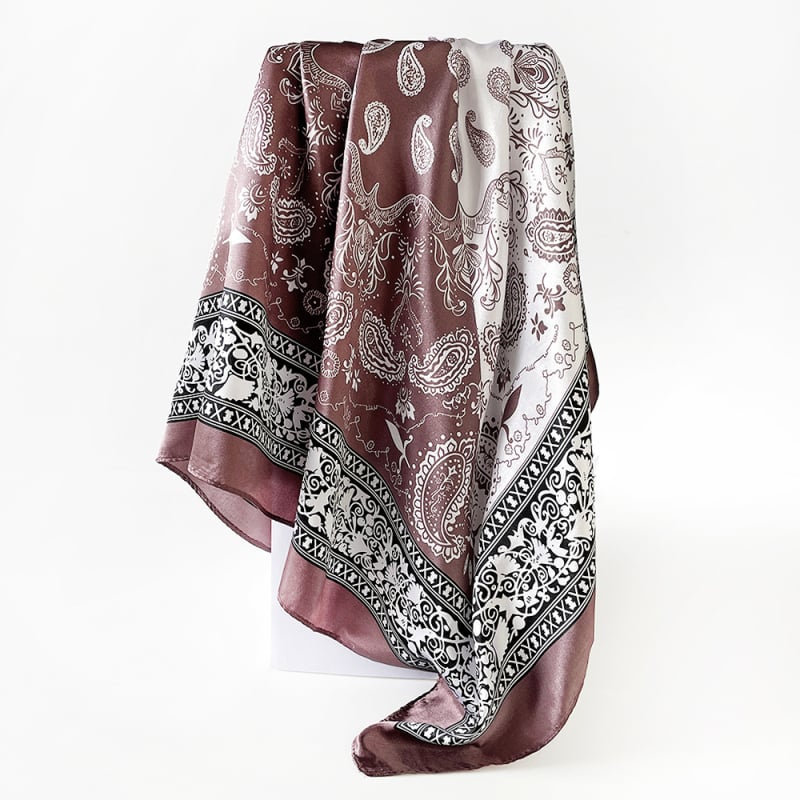 Полиестерен квадратен шал с принт кашу, твил плат, летен сезон 2025