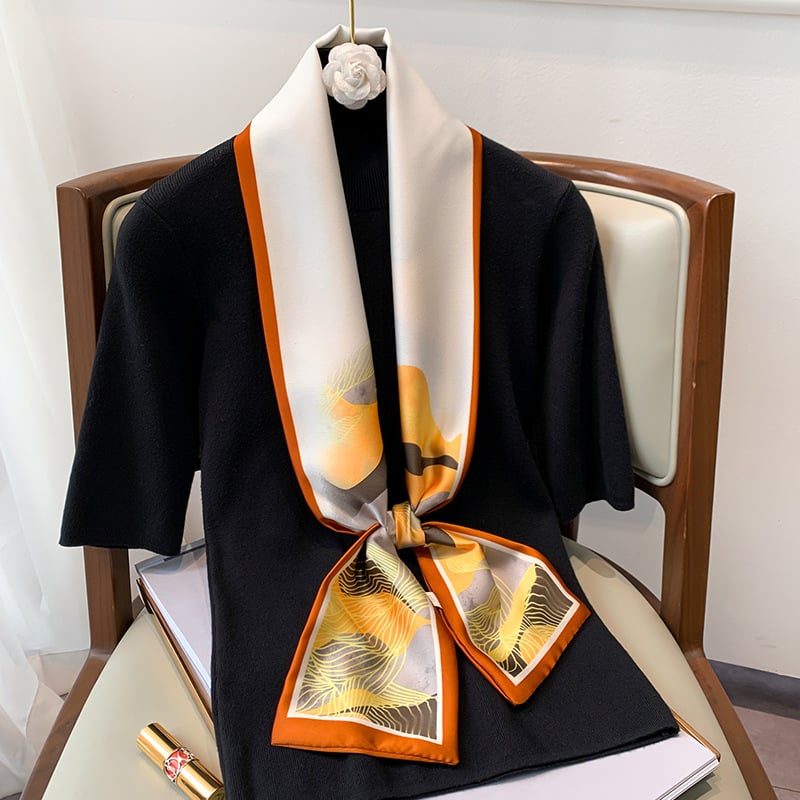 Γυναικείος φουλάρι από συνθετικό μετάξι, διπλής χρήσης ως λαστιχάκι μαλλιών και φουλάρι λαιμού, απλή ύφανση, μεσαίου μήκους, Καλοκαίρι 2021.