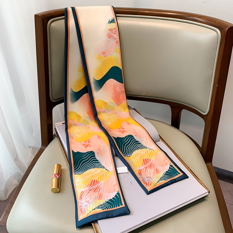 Γυναικείος φουλάρι από συνθετικό μετάξι, διπλής χρήσης ως λαστιχάκι μαλλιών και φουλάρι λαιμού, απλή ύφανση, μεσαίου μήκους, Καλοκαίρι 2021.