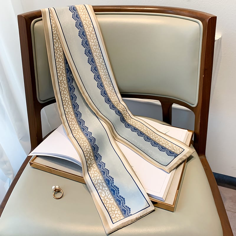 Γυναικείος φουλάρι από συνθετικό μετάξι, διπλής χρήσης ως λαστιχάκι μαλλιών και φουλάρι λαιμού, απλή ύφανση, μεσαίου μήκους, Καλοκαίρι 2021.