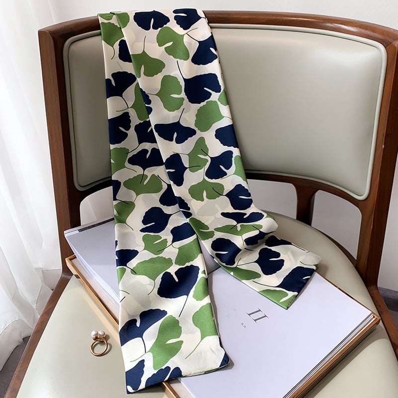 Γυναικείος φουλάρι από συνθετικό μετάξι, διπλής χρήσης ως λαστιχάκι μαλλιών και φουλάρι λαιμού, απλή ύφανση, μεσαίου μήκους, Καλοκαίρι 2021.