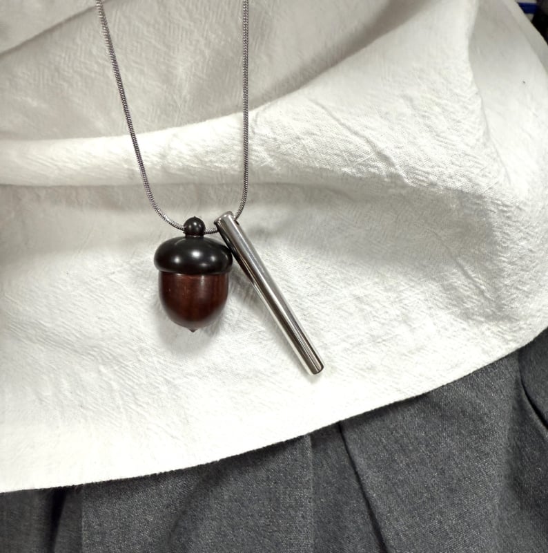 Pikk kaelakee titaani terasest, geomeetriline ripats, Korea-stiilis naistele, kevad 2025