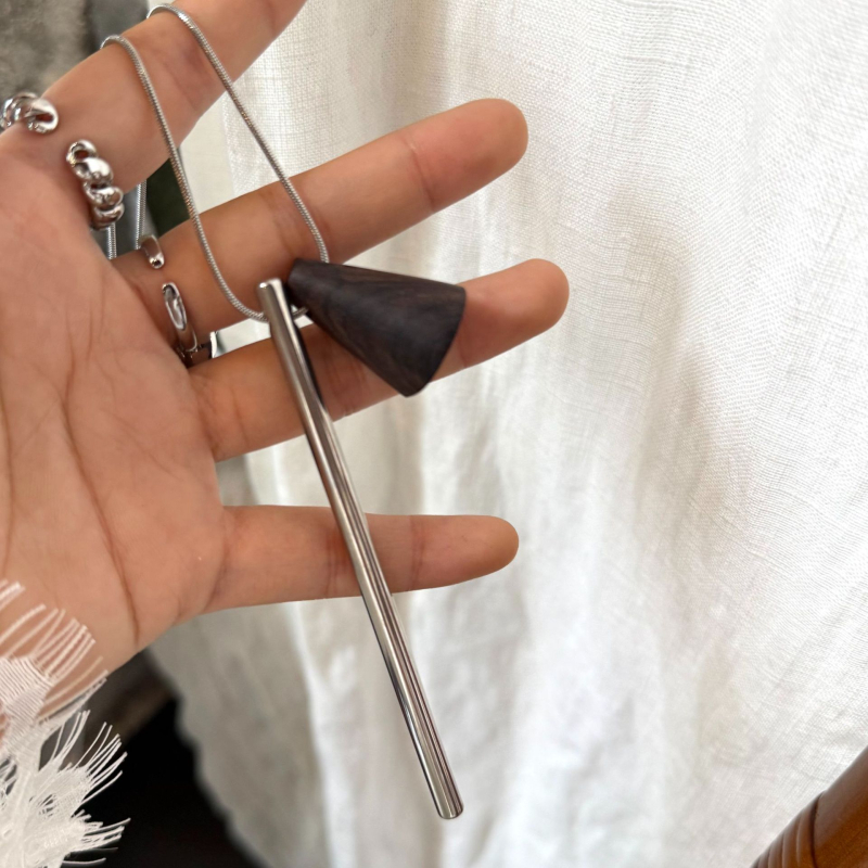 Pikk kaelakee titaani terasest, geomeetriline ripats, Korea-stiilis naistele, kevad 2025