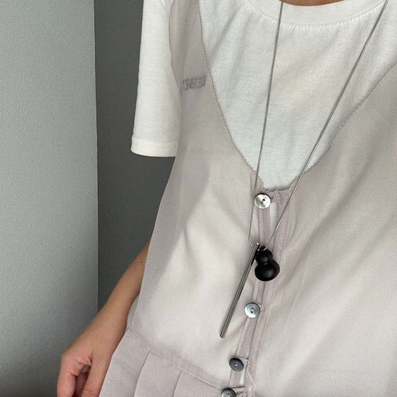 Pikk kaelakee titaani terasest, geomeetriline ripats, Korea-stiilis naistele, kevad 2025