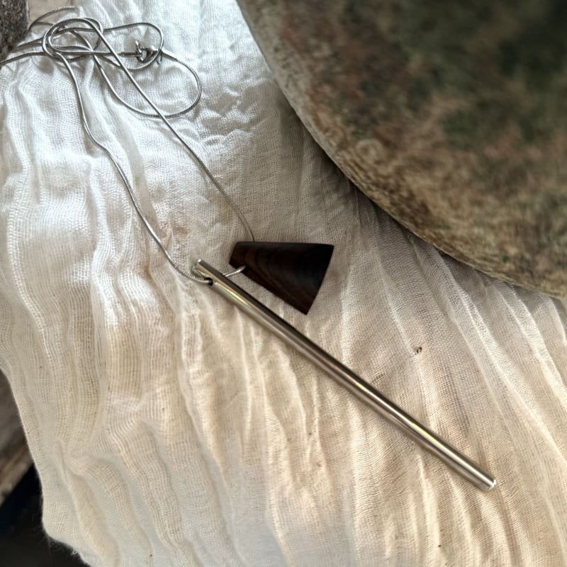 Pikk kaelakee titaani terasest, geomeetriline ripats, Korea-stiilis naistele, kevad 2025