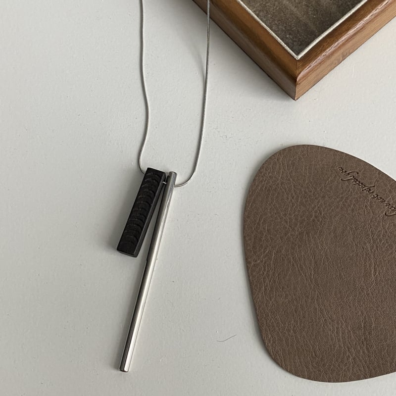 Pikk kaelakee titaani terasest, geomeetriline ripats, Korea-stiilis naistele, kevad 2025