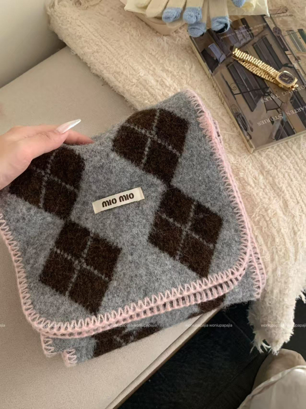 Šalis iš pūko kolledžo stiliaus su rombo forma ir taškių modeliu, imitacija kašmyro, mezginė kraštinė, žieminis šiltas moterims