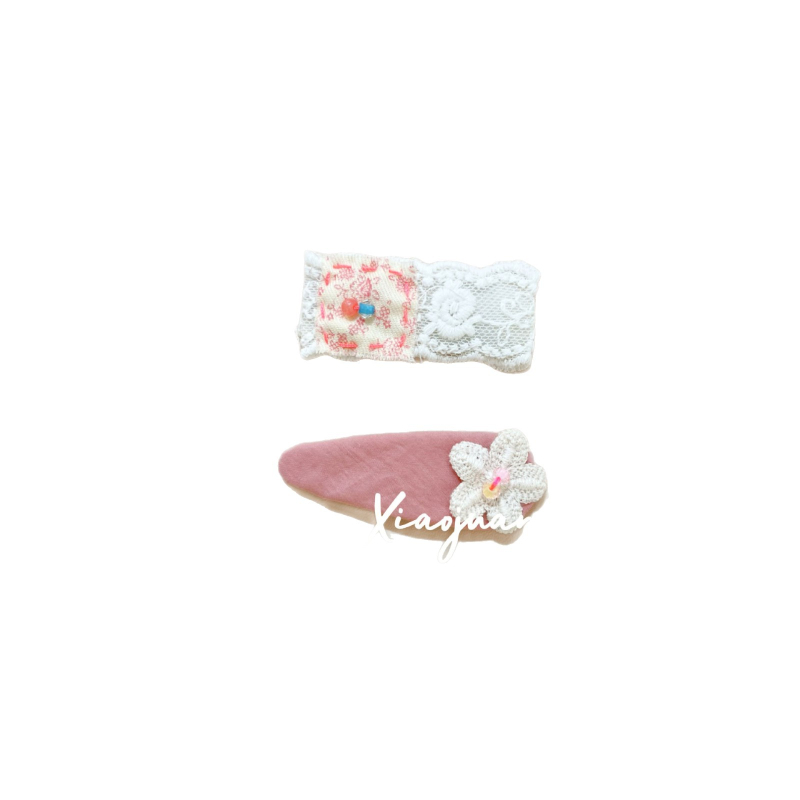 Bērnu matu sprādze ar ziedu mežģīni un ziedu applikāciju – audums, roku darbs, BB klips