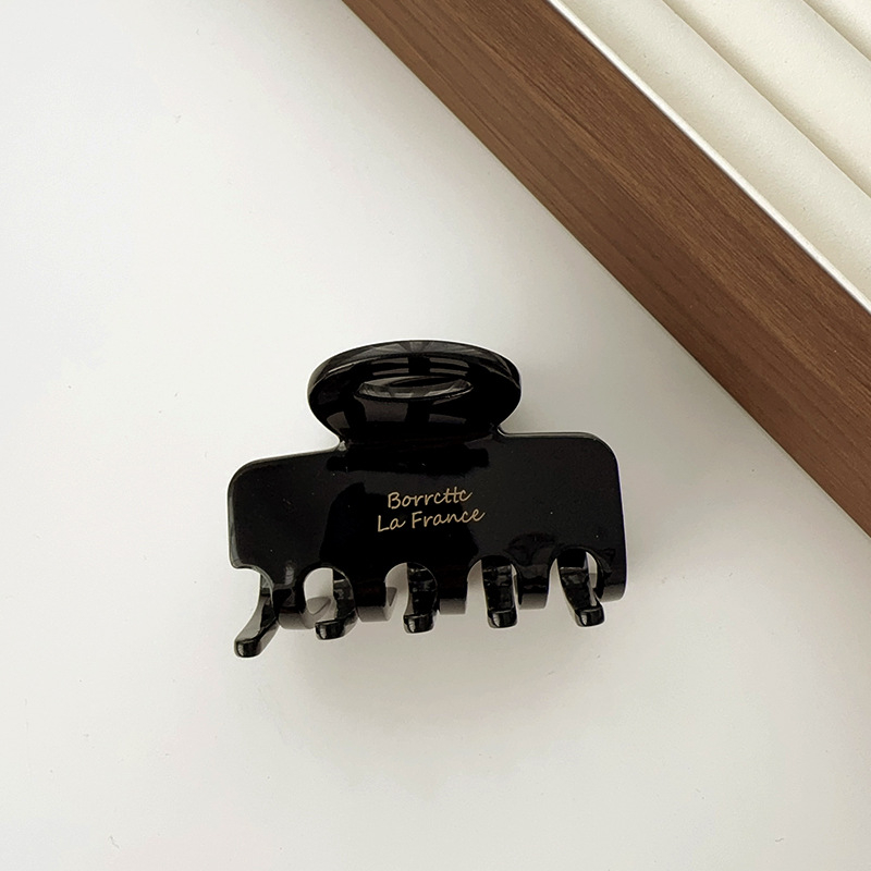 Klip za kosu s dizajnom ajkule, pravokutnog oblika, luksuzan dojam; ručna izrada; materijal: octena kiselina; izlazak: ljeto 2025