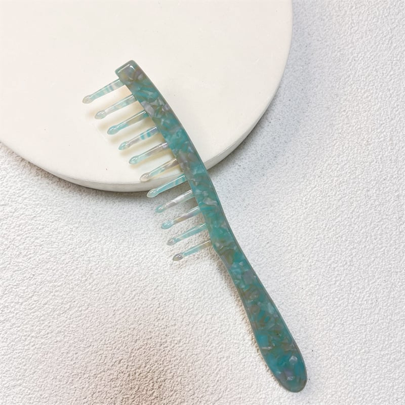 Matu ķemme no acetāta plāksnes ar ģeometrisku rakstu, plaši zobi masāžai, garš rokturis, sievietēm piemērots stils