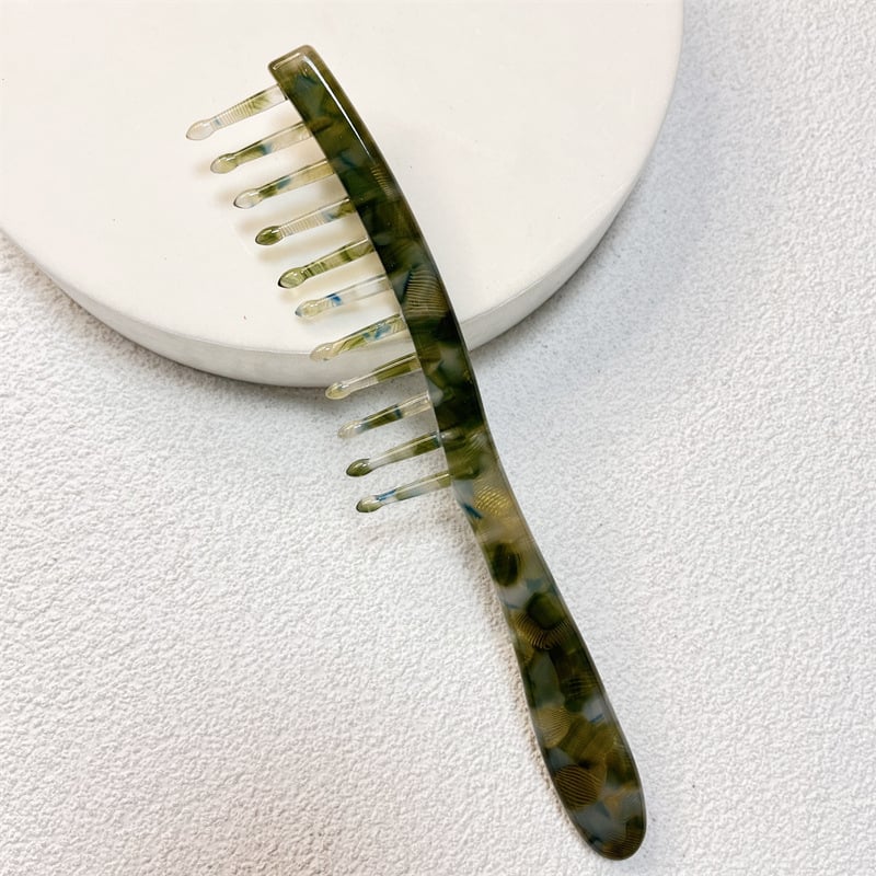 Matu ķemme no acetāta plāksnes ar ģeometrisku rakstu, plaši zobi masāžai, garš rokturis, sievietēm piemērots stils