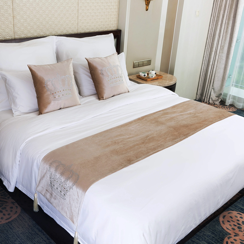 Комплект шал за крак на легло и покривало с корона от велур и кристали | плюшена материя | еднотонен модел | хотелски стил