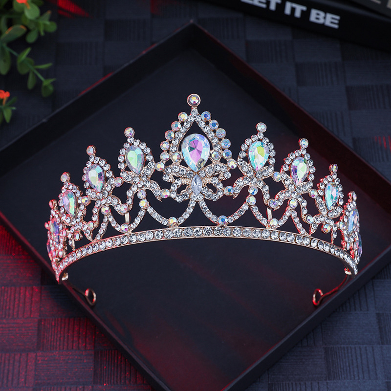 Diadem – Barokni stil s bijelim kristalima, dijamantno obrađena, od legure