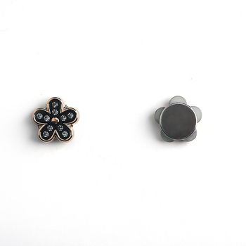 Magnētiska šalles sprādze ar ziedu figūru no resinēm, etnisks stils, materiāls plastmasa/resīna, eļļas pilienu apdare, piemērots kā dāvana kāzām, dzimšanas dienām, svētkiem un pārcelšanai