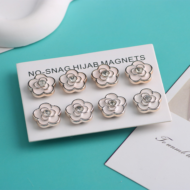 Magnētiska šalles sprādze ar ziedu figūru no resinēm, etnisks stils, materiāls plastmasa/resīna, eļļas pilienu apdare, piemērots kā dāvana kāzām, dzimšanas dienām, svētkiem un pārcelšanai