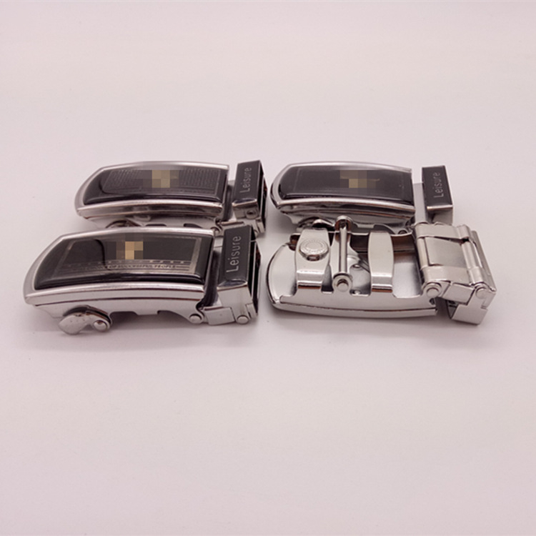 Férfi öv automata csattal — Mio Wolf; Anyag: Vas; Csatt típusa: Automata; Stílus: Szabadidő; Minden évszakhoz alkalmas