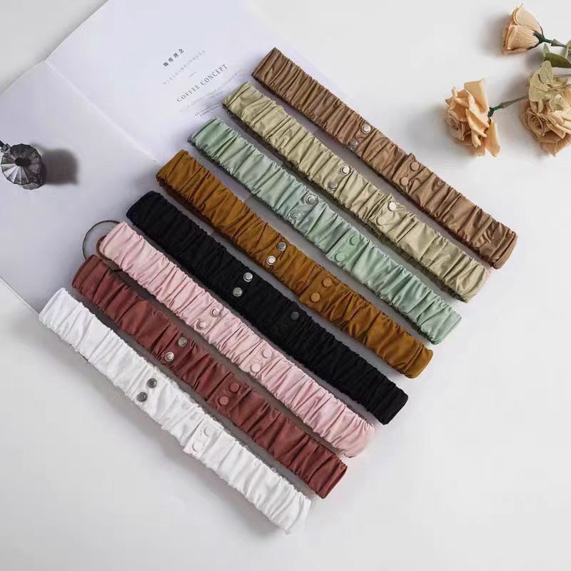 Elastični pojas za kaput s perjnom jaknom – metalna kopča sa snap zatvaračem, širina 2–4 cm, minimalistički stil, zima 2024