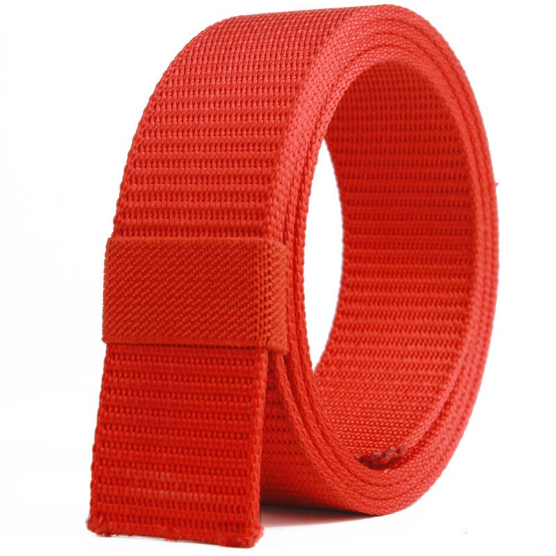 Automata csattal ellátott fonott nylonöv, lyukak és fogak nélkül; szélesség 3,4 cm, vastagság 3 mm, mesterséges nylonból