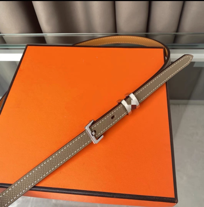 Moterų plonas Kelly diržas iš natūralios odos su varine sagtimi, pločio <2 cm, pirmojo sluoksnio karvės odos