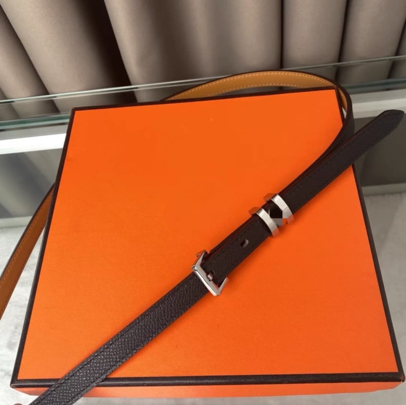 Moterų plonas Kelly diržas iš natūralios odos su varine sagtimi, pločio <2 cm, pirmojo sluoksnio karvės odos