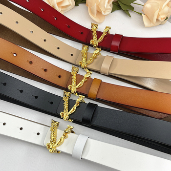 Moteriška odinė juosta su raidžių sagtimi, perforuota plona juosta, retro stilius. Medžiaga: natūrali oda; Sagtis: lydinys; Užsegimas: lygaus; Stilius: retro; Sezonas: 2021 metų žiema