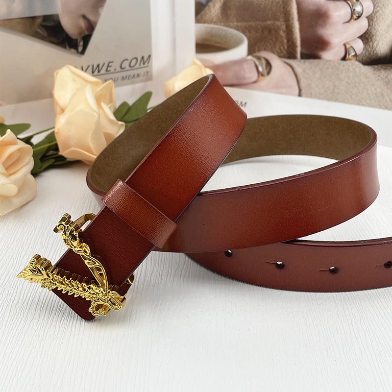 Moteriška odinė juosta su raidžių sagtimi, perforuota plona juosta, retro stilius. Medžiaga: natūrali oda; Sagtis: lydinys; Užsegimas: lygaus; Stilius: retro; Sezonas: 2021 metų žiema