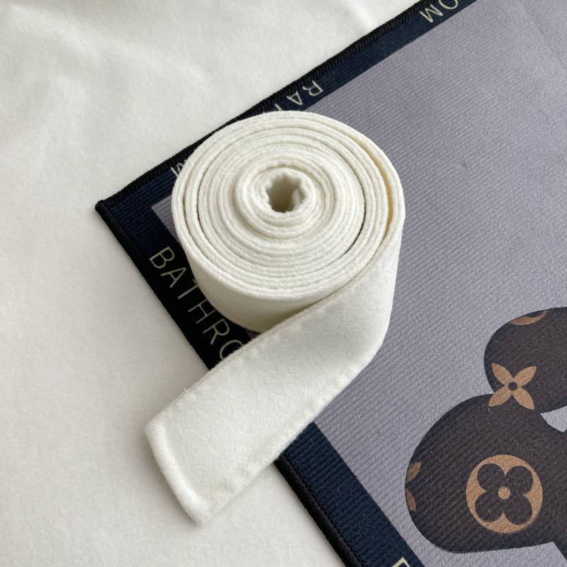 Dvipusis vilnonis paltas su automatine sagtimi ir plačiu diržu (>4 cm), žiema 2022