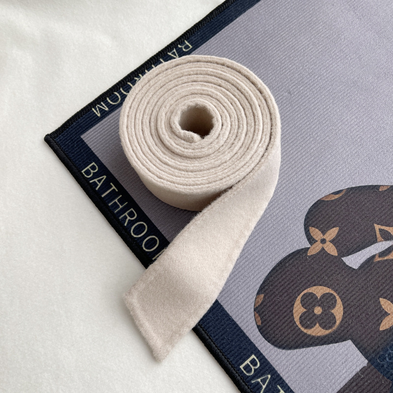 Dvipusis vilnonis paltas su automatine sagtimi ir plačiu diržu (>4 cm), žiema 2022