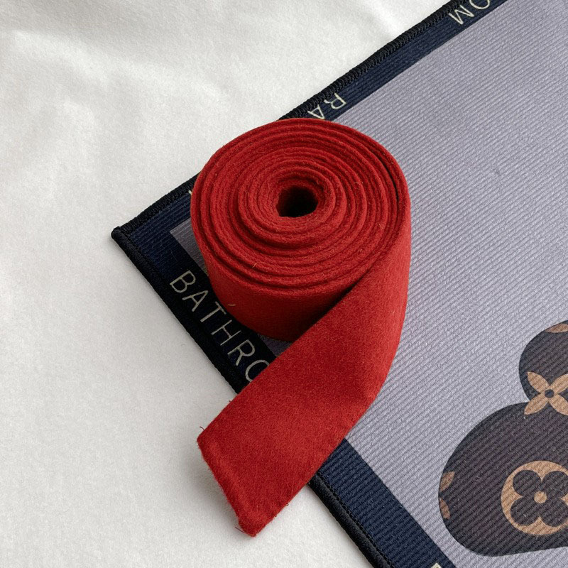 Dvipusis vilnonis paltas su automatine sagtimi ir plačiu diržu (>4 cm), žiema 2022