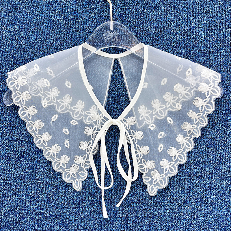 Gallér virág és csokornyakkendő — anyag: organza, sifon, csipke, koreai len; stílus: síkfejű, női, koreai verzió; technika: hímzés; minta: virág