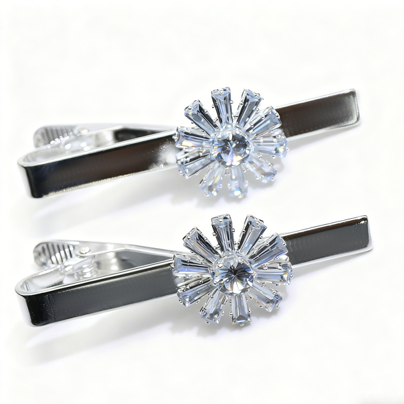 Kravatiklipi kristall-liblika motiiv, lillemustir, smoky quartz kristallid, segu, elektroplaadimine, lameda peaga