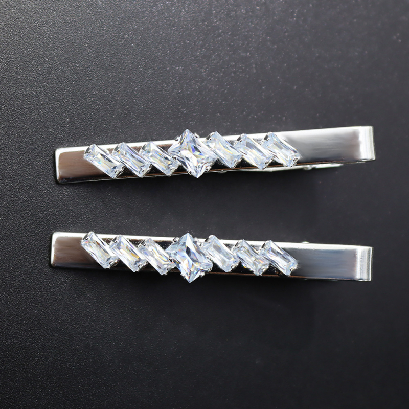 Kravatiklipi kristall-liblika motiiv, lillemustir, smoky quartz kristallid, segu, elektroplaadimine, lameda peaga