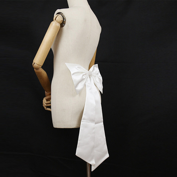 Išimama satino juostelė juosmeniui su dideliu nugaros kaspinu vestuvinei suknelei, užsegimas smeigtuku, plotis 2–4 cm