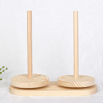 Навивател за вълнена прежда със въртяща се дървена рамка – ръчно изработено, минималистичен стил, без внос