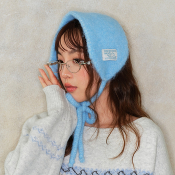 Kootud sall kõrvakaitsega, kahekordne kasutus, monokromaatne kudum, naise mudel, talve, sügise ja kevade jaoks