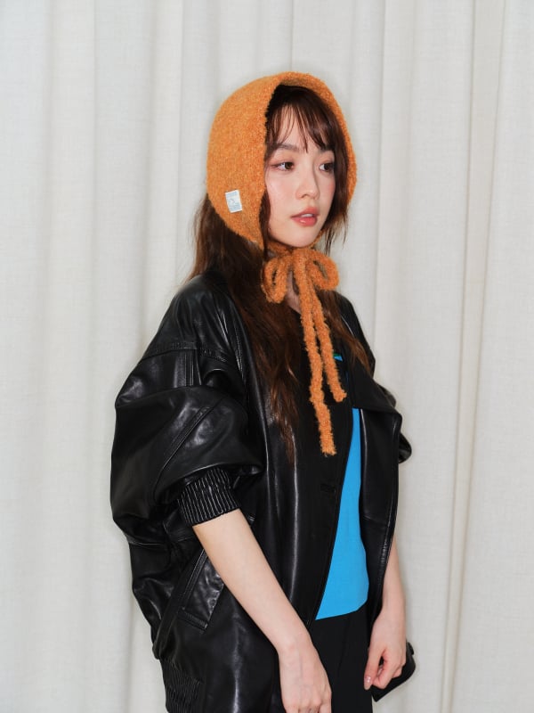 Kootud sall kõrvakaitsega, kahekordne kasutus, monokromaatne kudum, naise mudel, talve, sügise ja kevade jaoks