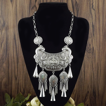 Starma etninio stiliaus retro kaklo papuošalas su lydinio grandine ir pakabuku, 2025 m. vasara