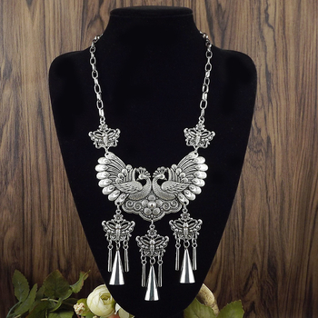 Starma etninio stiliaus retro kaklo papuošalas su lydinio grandine ir pakabuku, 2025 m. vasara