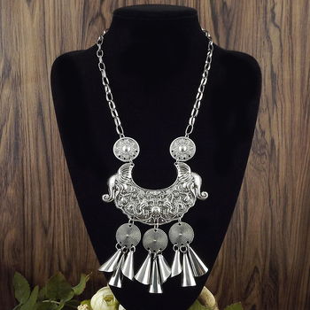 Starma etninio stiliaus retro kaklo papuošalas su lydinio grandine ir pakabuku, 2025 m. vasara