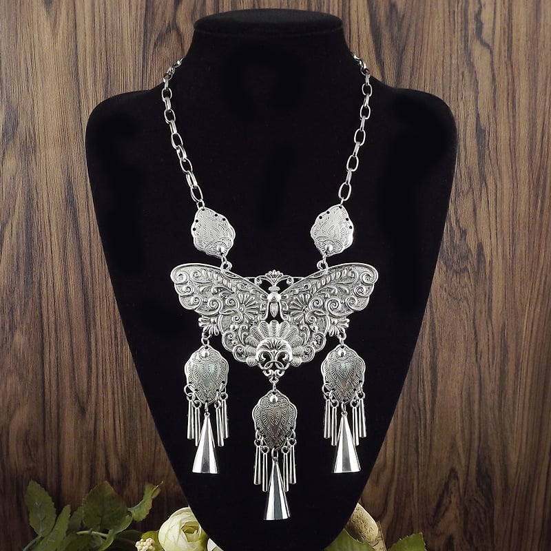 Starma etninio stiliaus retro kaklo papuošalas su lydinio grandine ir pakabuku, 2025 m. vasara