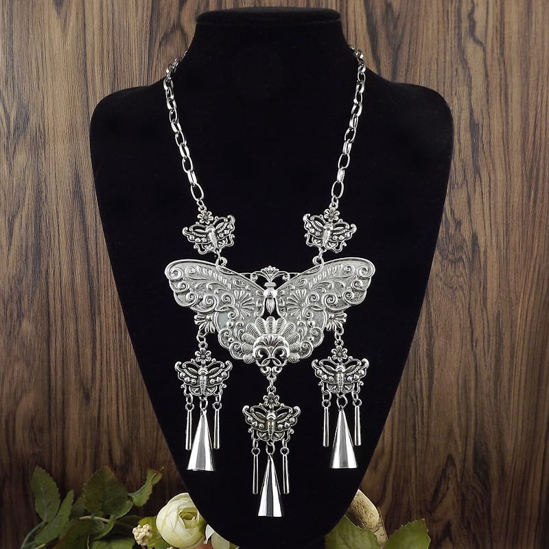 Starma etninio stiliaus retro kaklo papuošalas su lydinio grandine ir pakabuku, 2025 m. vasara