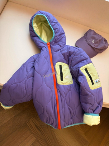 Vaikų žieminė striukė su gobtuvu, quiltuota išorė, nailoninis išorinis audinys, pagrindinis audinys poliesteris, pamušalas acetato pluoštu, švelnus paviršius