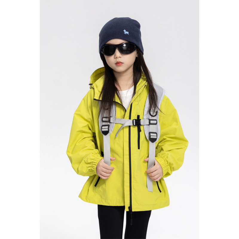 Striukė mergaitei su trim apsaugomis: kvėpuojanti, atspari vandeniui ir vėjui, su gobtuvu, 7–12 metų vaikams — CLARA GIRLS