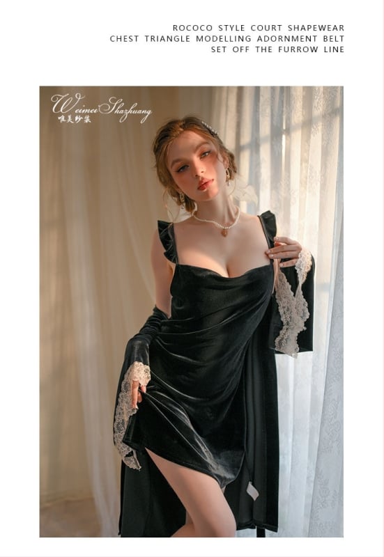 Γυναικείο σετ πιτζάμες από βελούδο με βαθύ V-λαιμό, δαντελένιες επενδύσεις, μακριά μανίκια, κοντή φούστα