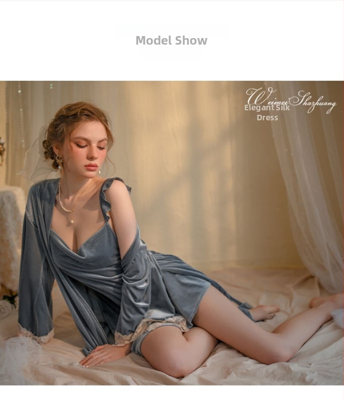 Γυναικείο σετ πιτζάμες από βελούδο με βαθύ V-λαιμό, δαντελένιες επενδύσεις, μακριά μανίκια, κοντή φούστα