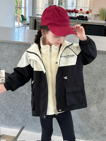 Детско яке за момичета с буквен принт, качулка и яка-стойка, цип, есен-зима 2025